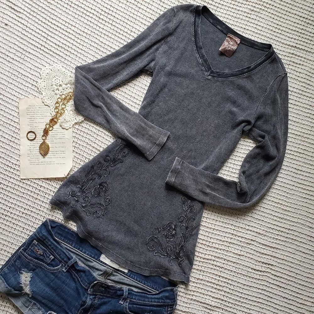 Y2k dark grey wash waffle knit long sleeve with embroidery